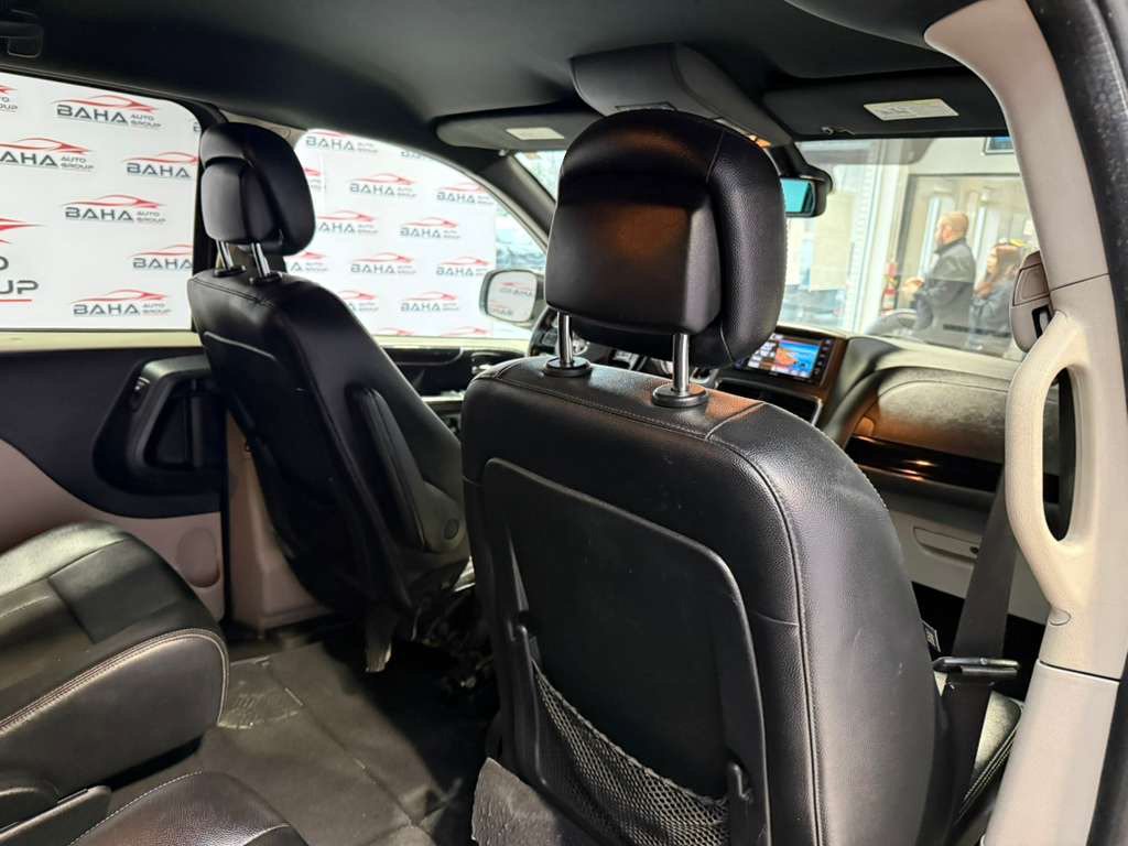 Used 2019 Dodge Grand Caravan SXT FWD image 39