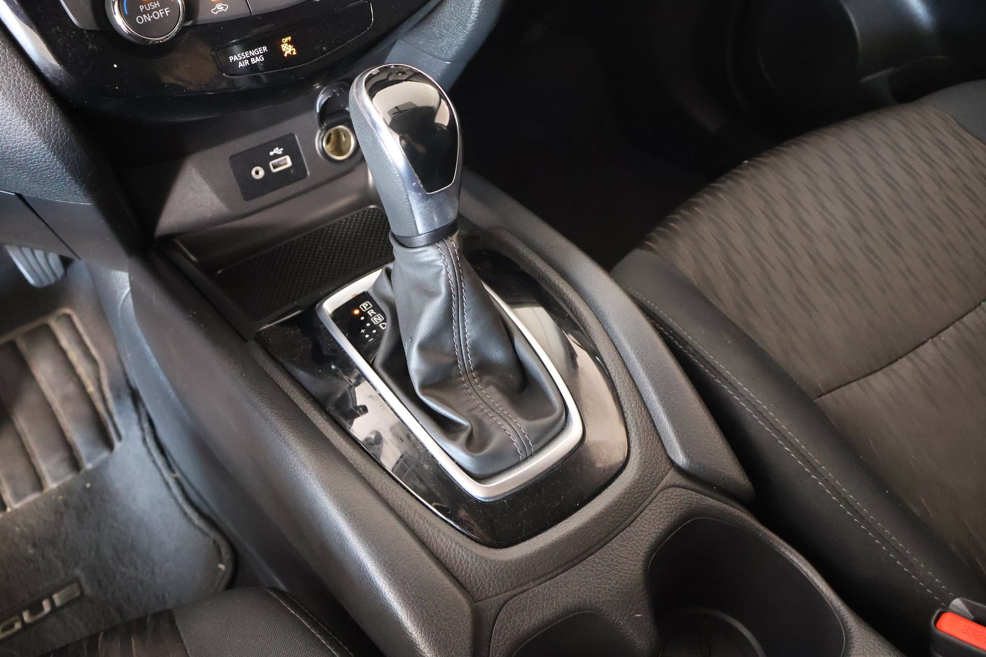 Used 2018 Nissan Rogue SV FWD image 8