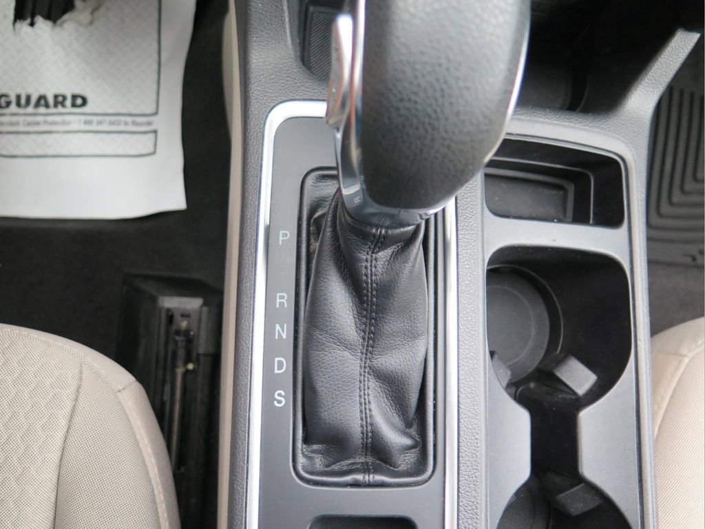 Used 2018 Ford Escape SE w/ SE Sync 3 Package FWD image 15