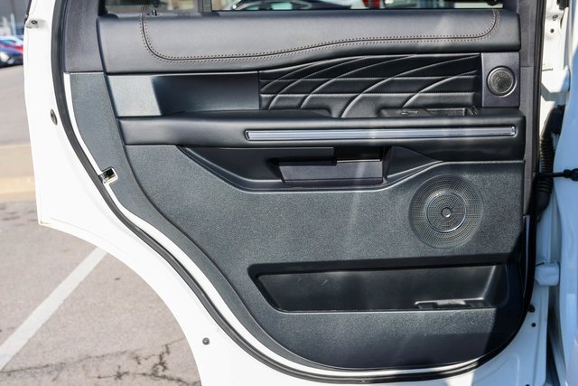Used 2021 Ford Expedition Platinum image 18