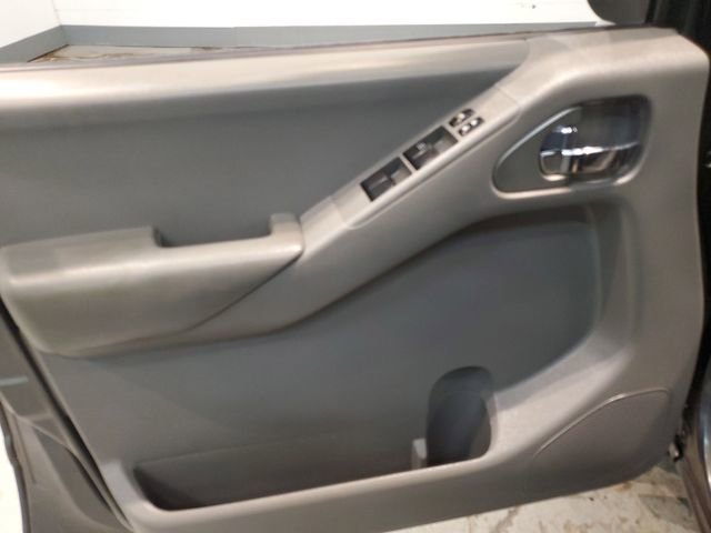 Used 2008 Nissan Frontier SE w/ SE Value Truck Pkg image 12