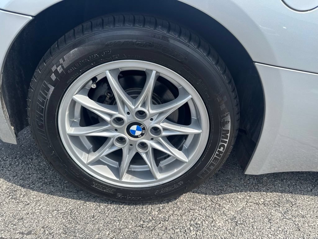Used 2004 BMW Z4 2.5i RWD image 37