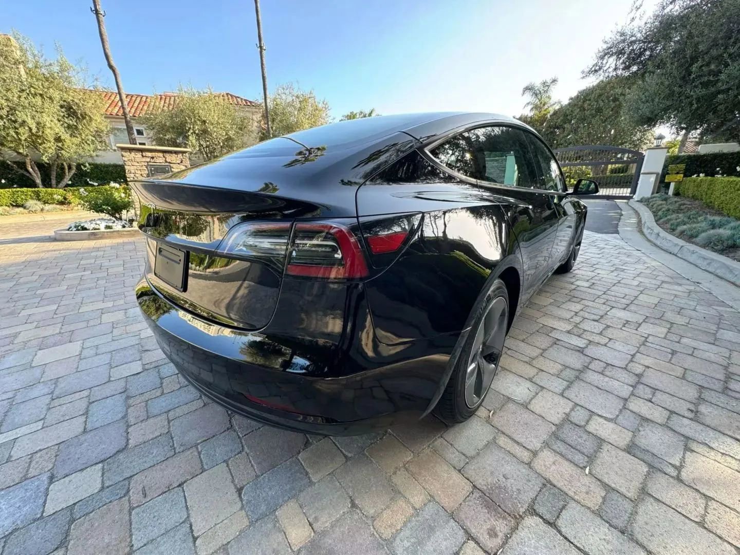 Used 2023 Tesla Model 3 Standard Range image 6