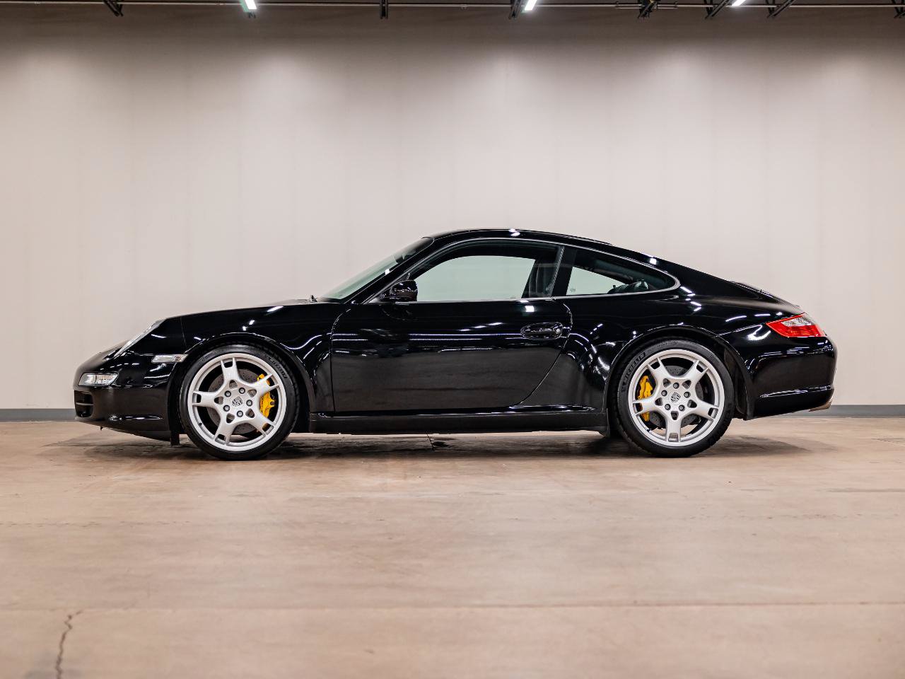 Used 2005 Porsche 911 Carrera S RWD image 23