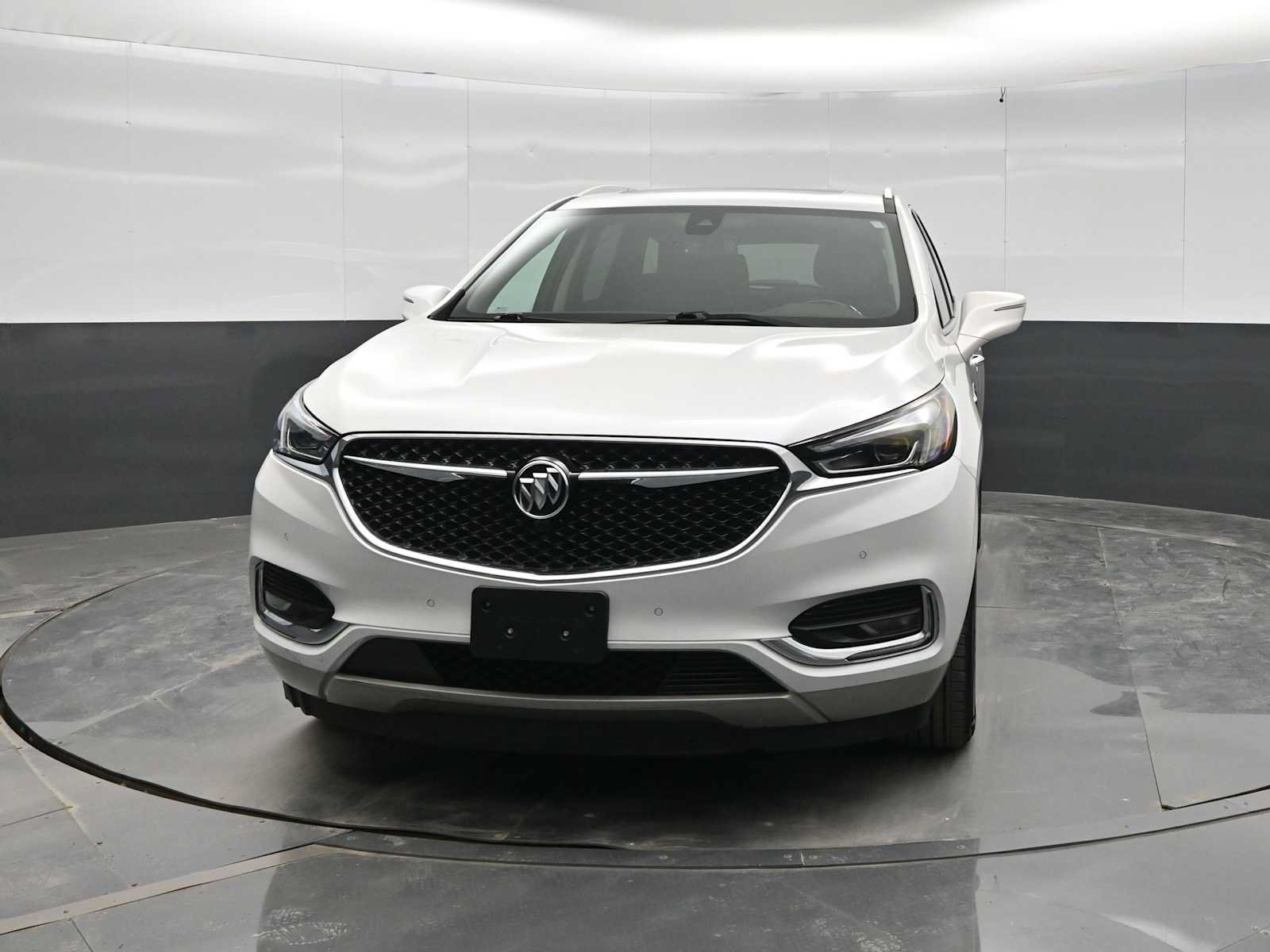 Used 2019 Buick Enclave Avenir w/ Avenir Technology Package AWD/4WD image 3