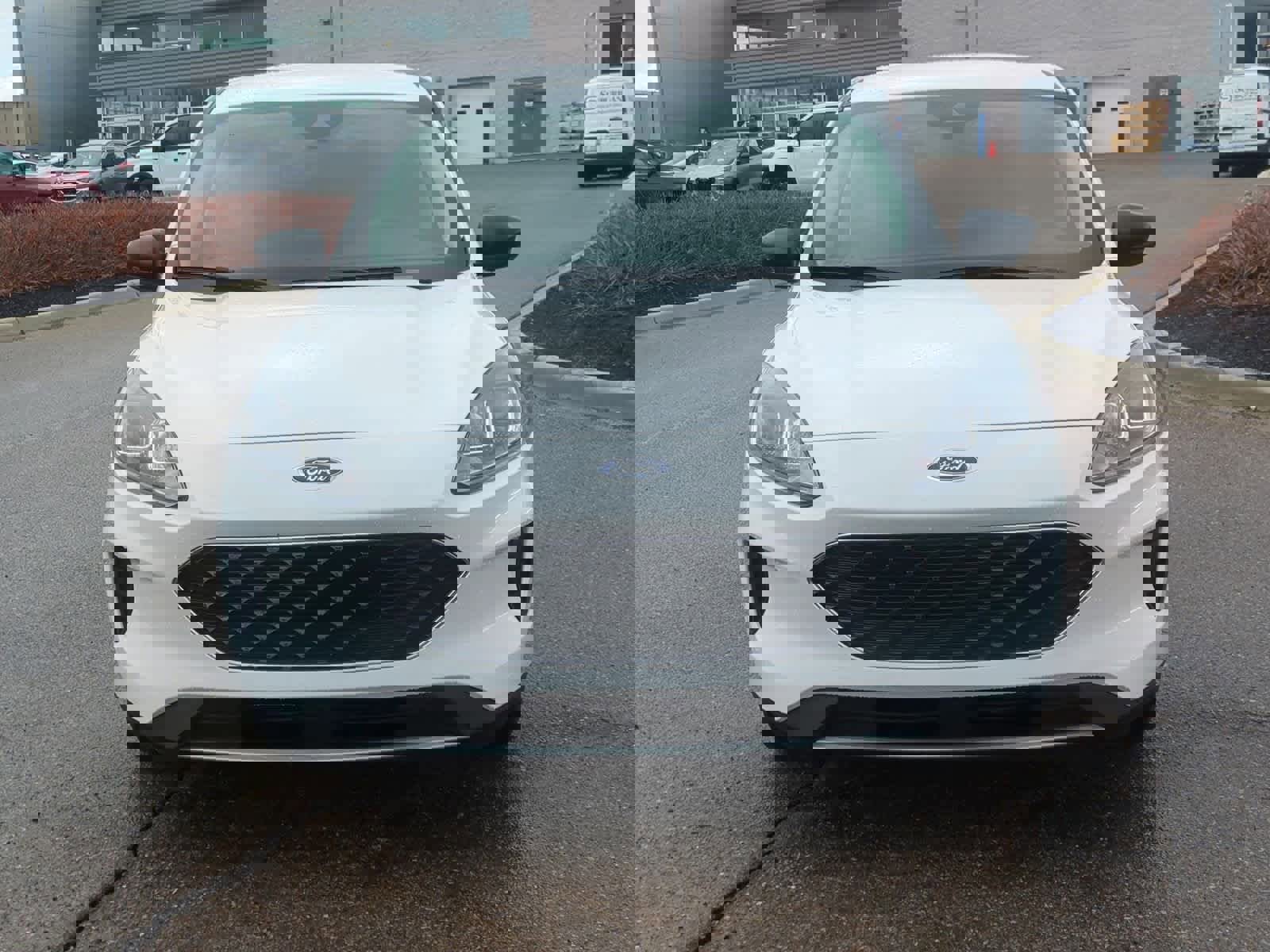 Used 2022 Ford Escape SE image 3