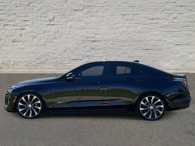 Used 2022 Cadillac CT4 V RWD image 2