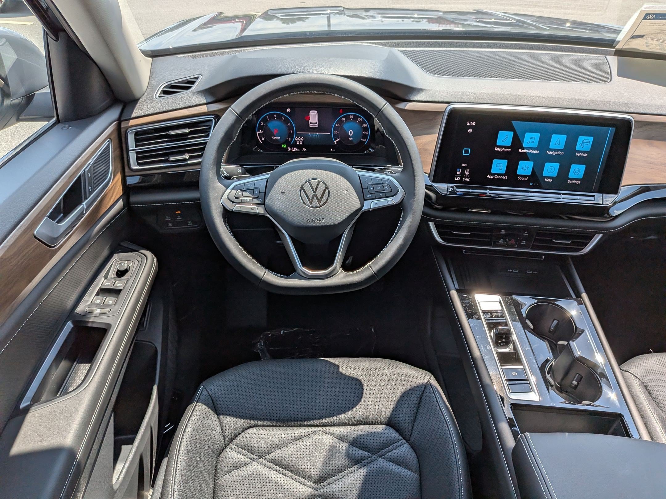 New 2026 Volkswagen Atlas SE FWD image 30