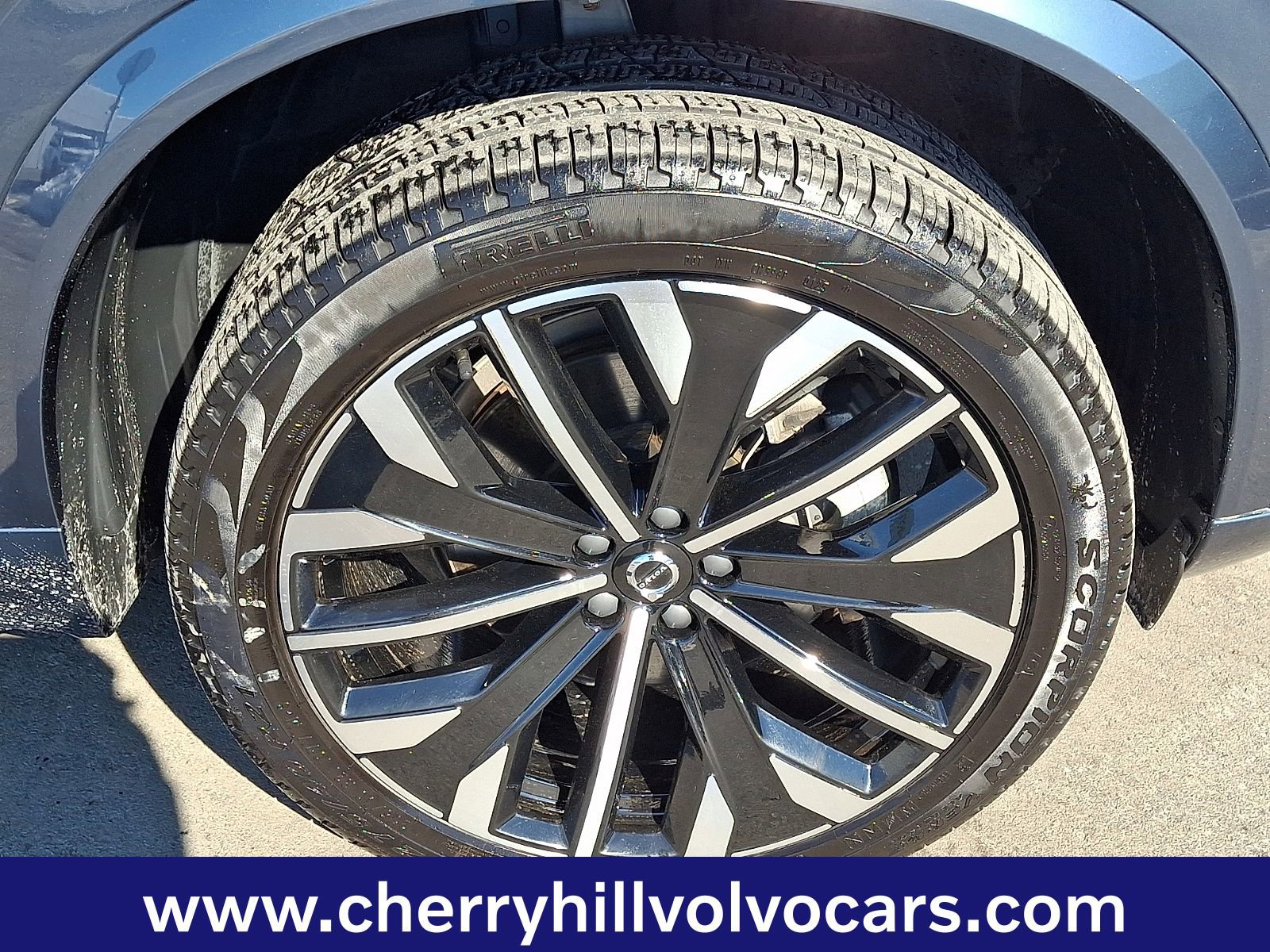 Certified 2025 Volvo XC90 B5 Plus image 9