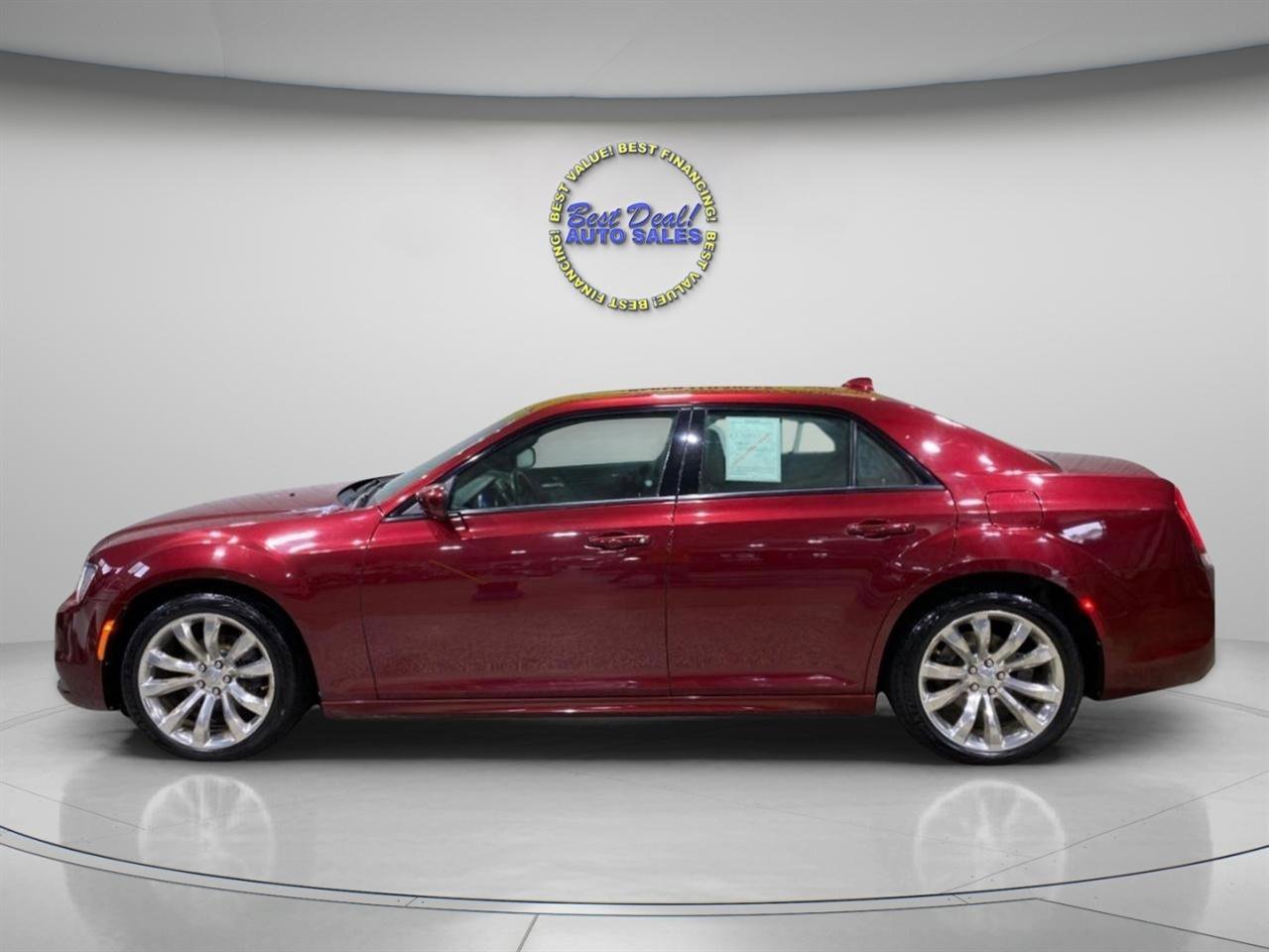 Used 2019 Chrysler 300 S w/ 300S Alloy Edition RWD image 2
