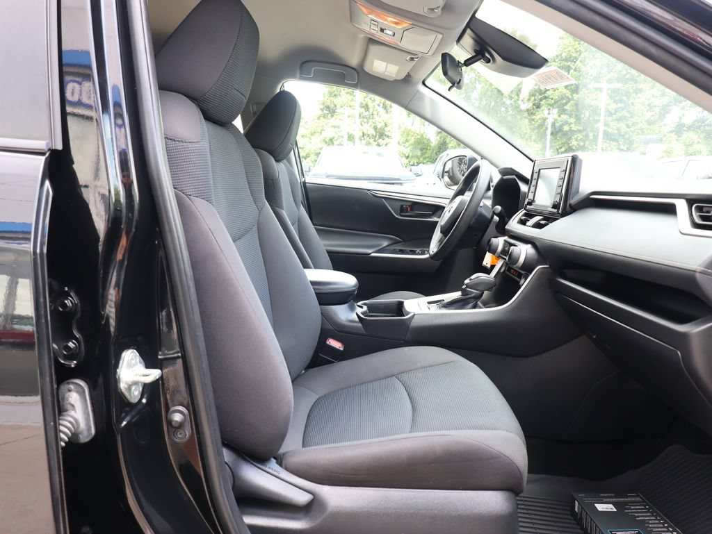 Used 2020 Toyota RAV4 LE w/ All Weather Liner Package AWD/4WD image 25