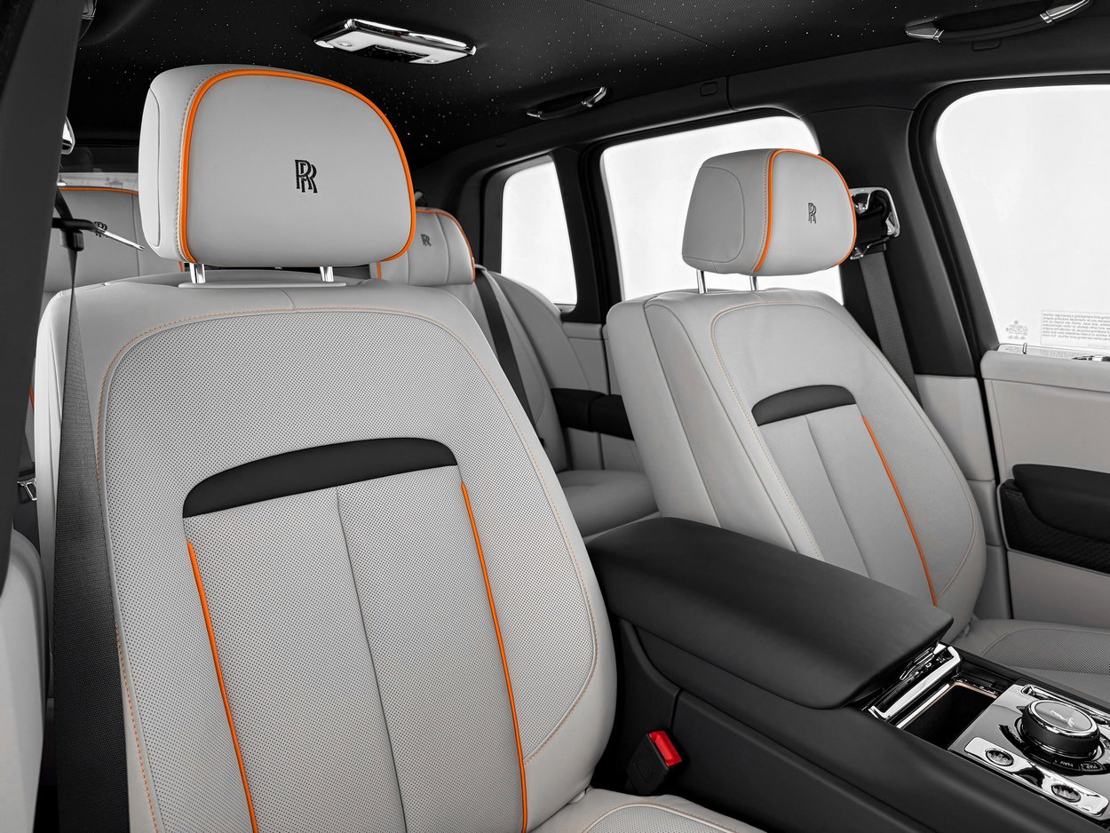 New 2026 Rolls-Royce Cullinan Black Badge image 37