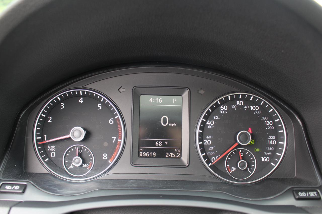 Used 2015 Volkswagen Eos Komfort FWD image 32