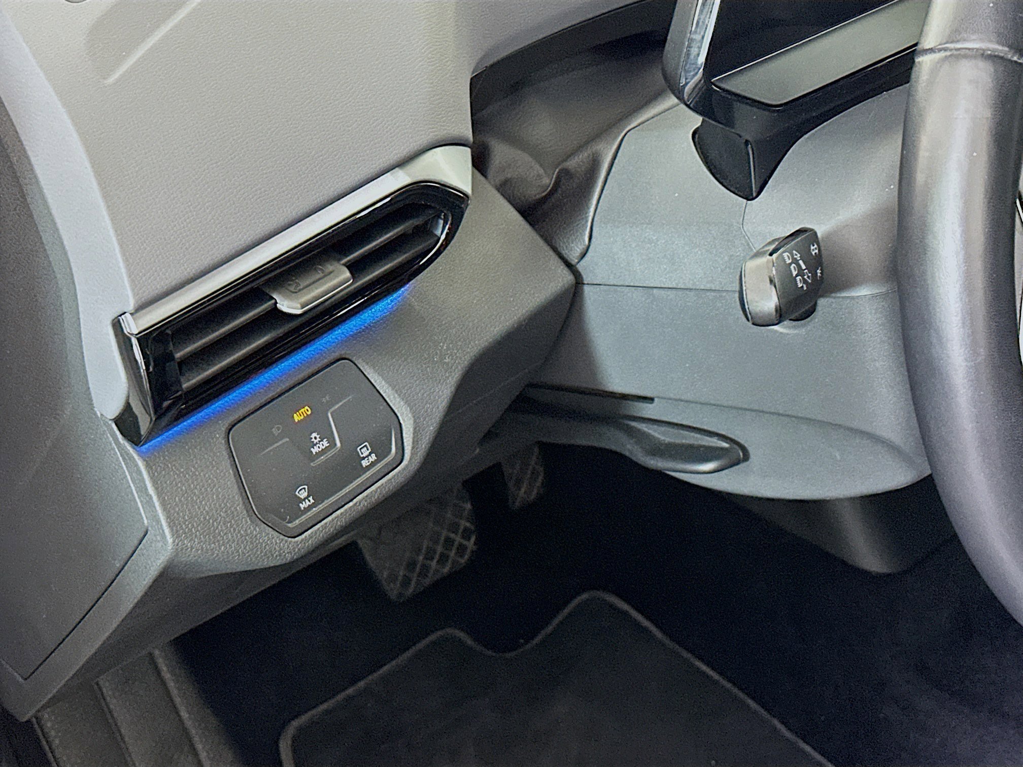 Used 2022 Volkswagen ID.4 Pro RWD image 16
