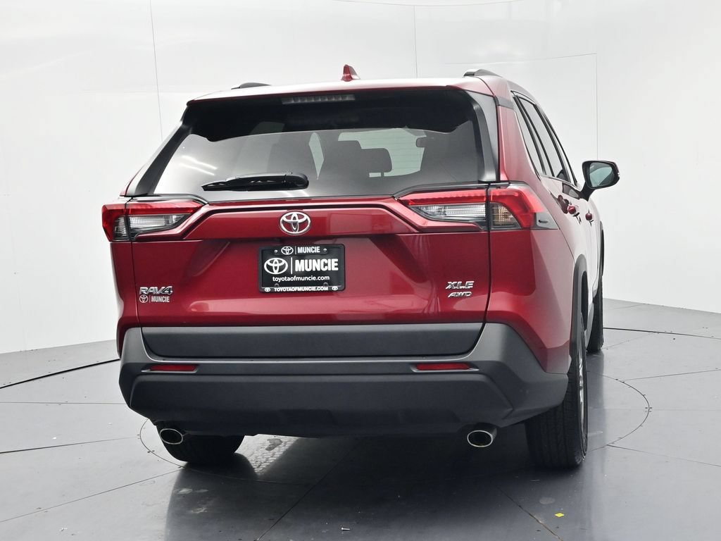 Used 2025 Toyota RAV4 XLE AWD/4WD image 7