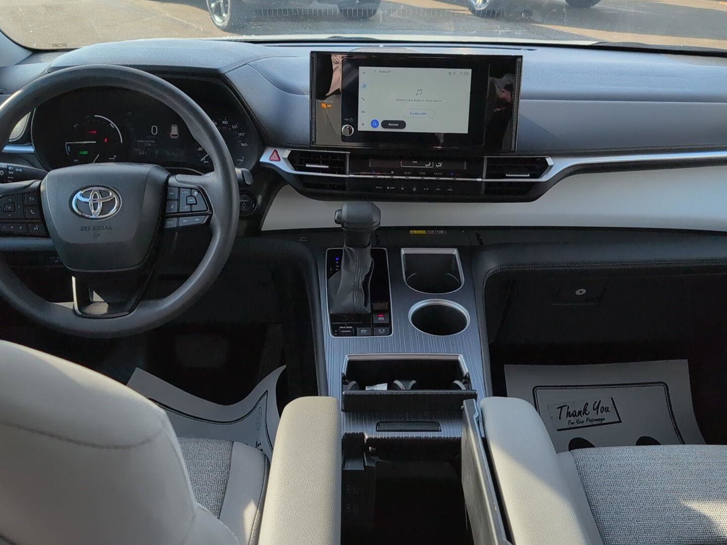 Used 2025 Toyota Sienna LE image 19