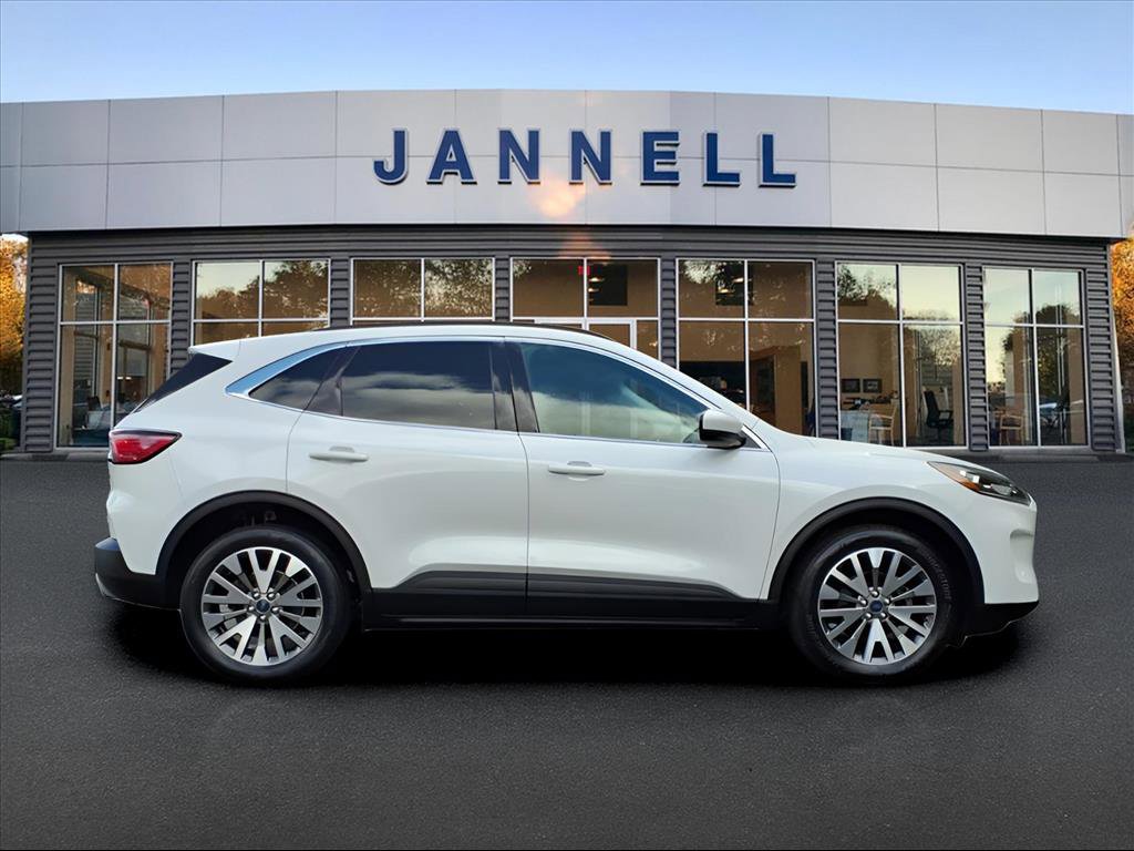 Used 2022 Ford Escape Titanium image 4