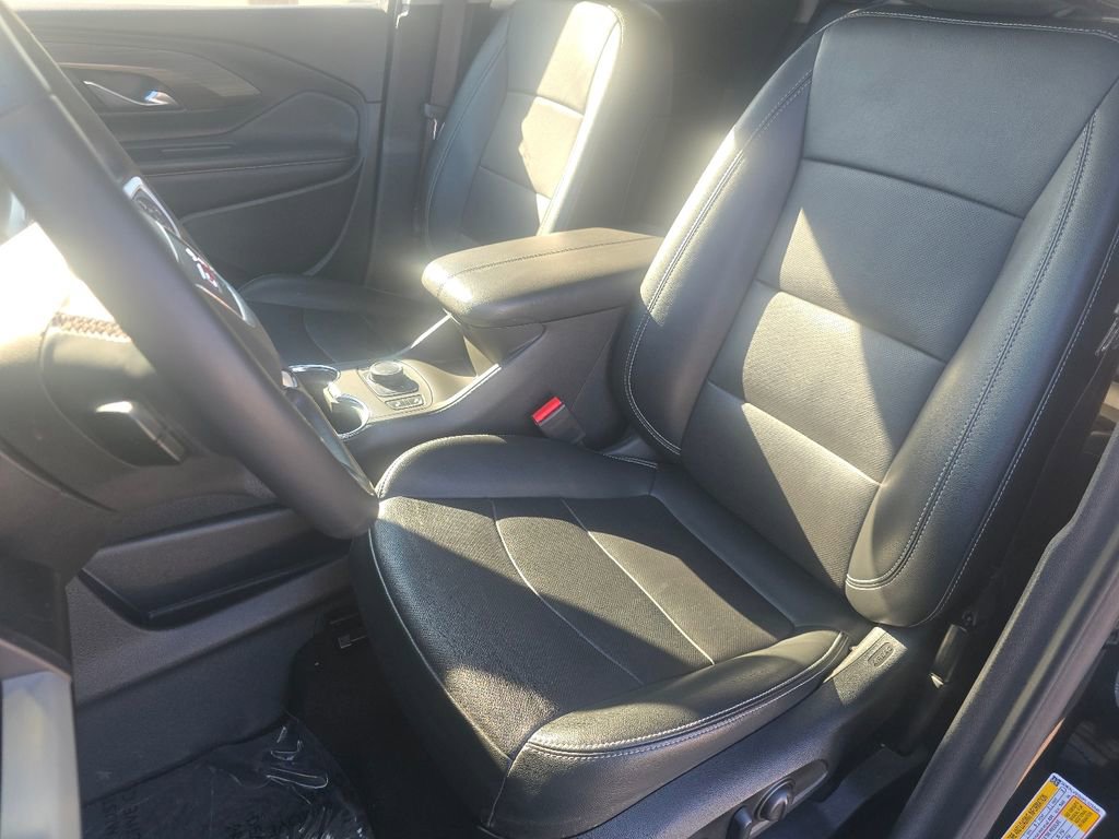 Used 2023 GMC Terrain SLT image 21