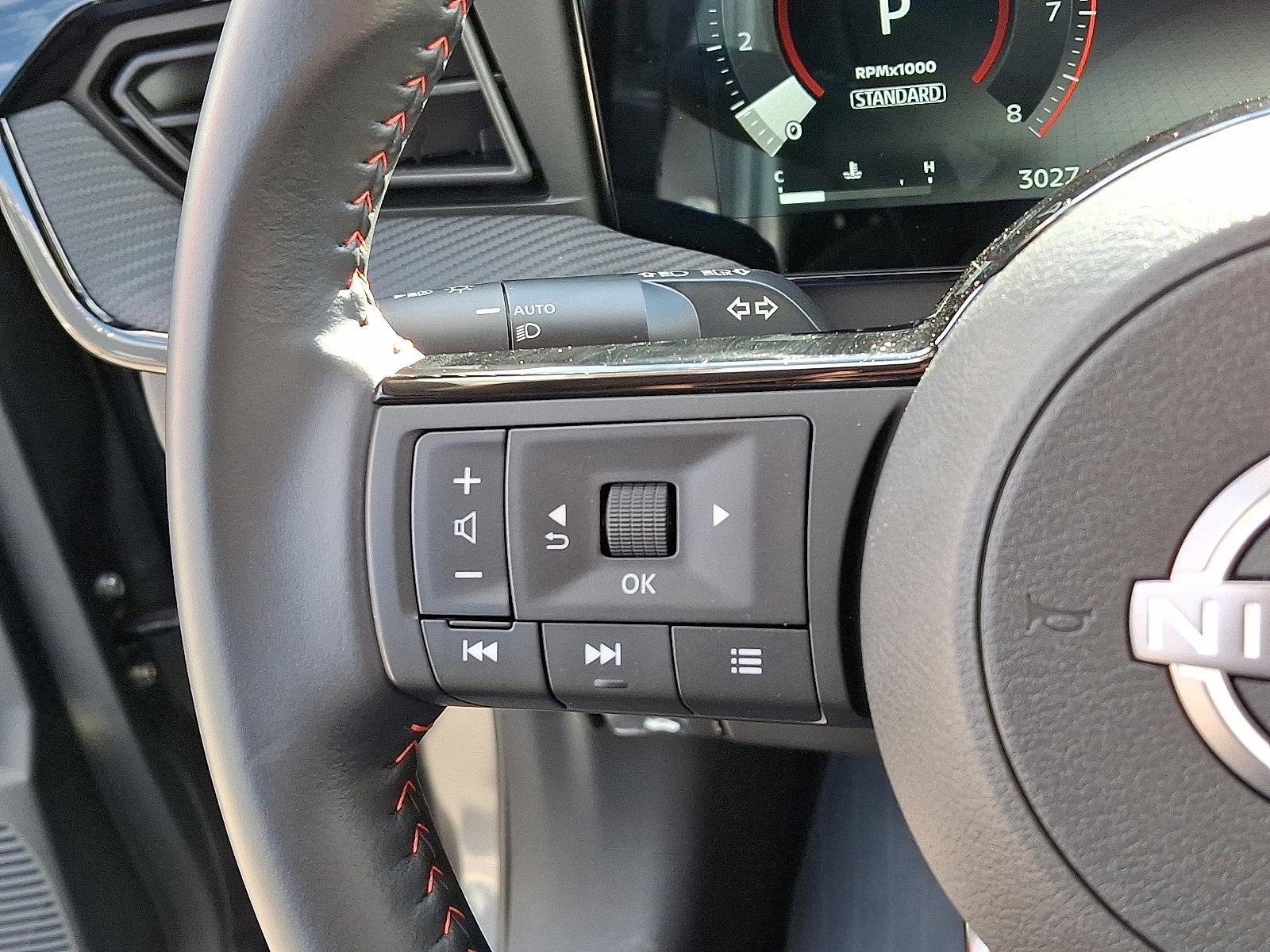 Used 2025 Nissan Kicks SR image 21