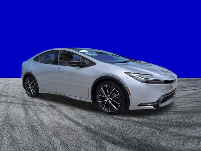 Used 2023 Toyota Prius XLE FWD image 2