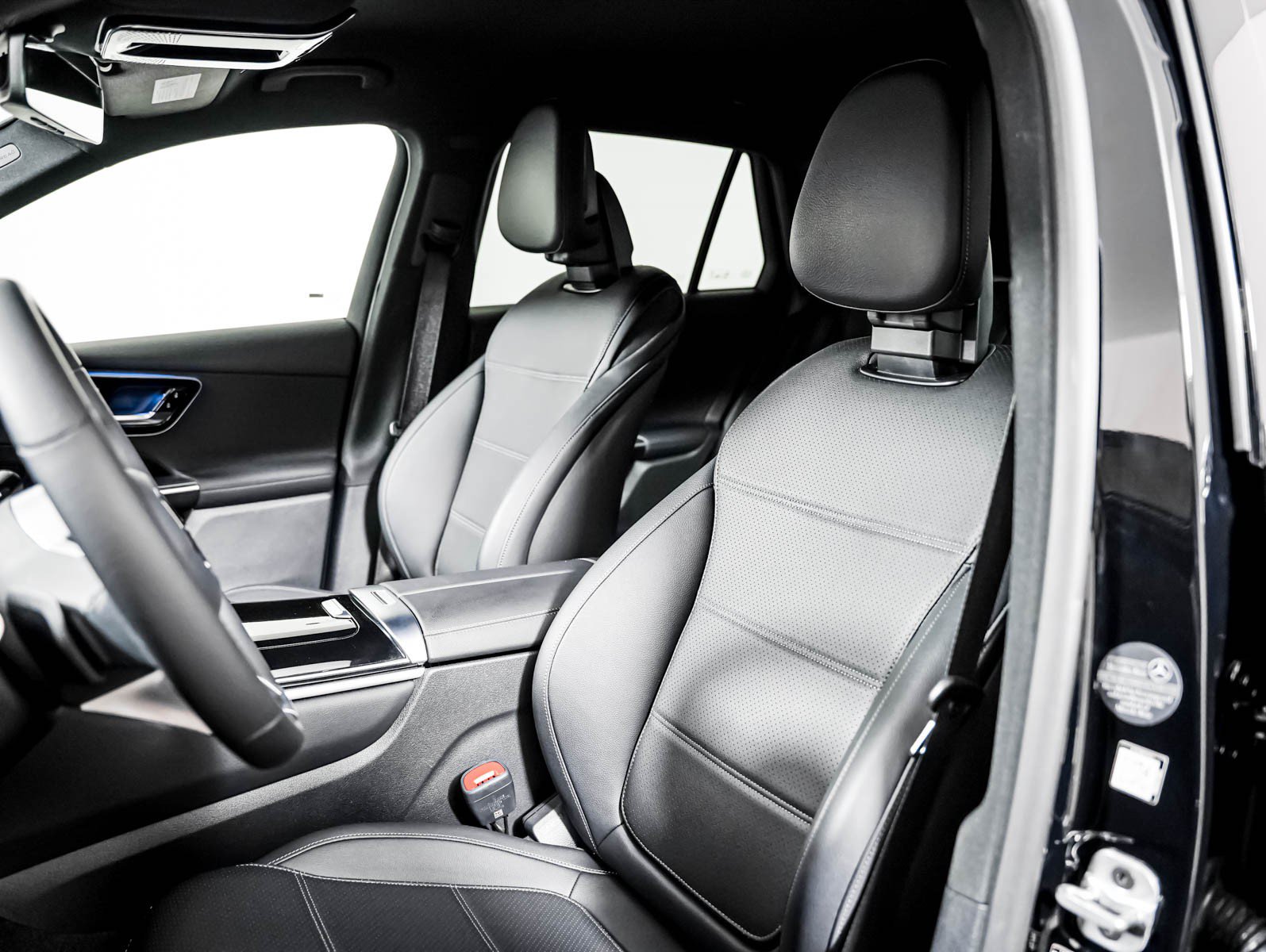 Certified 2026 Mercedes-Benz GLC 300 image 8