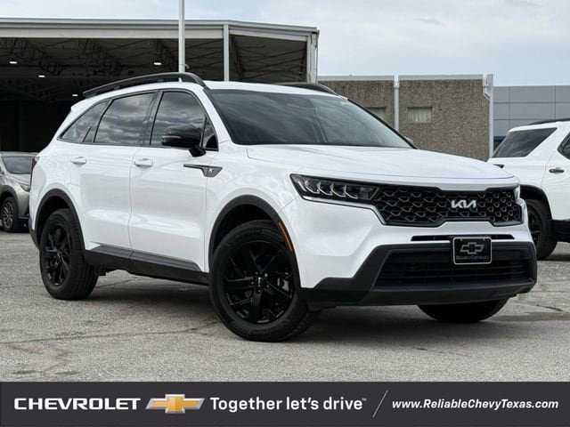 Used 2023 Kia Sorento S image 2