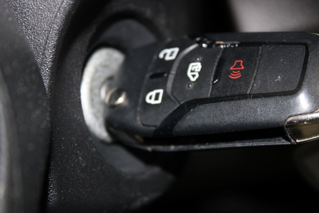 Used 2024 Ford Transit 350 XLT image 29