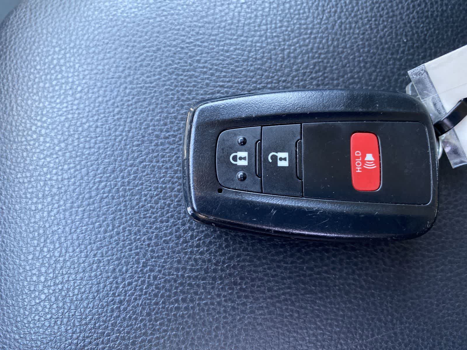 Used 2025 Toyota RAV4 XLE image 34