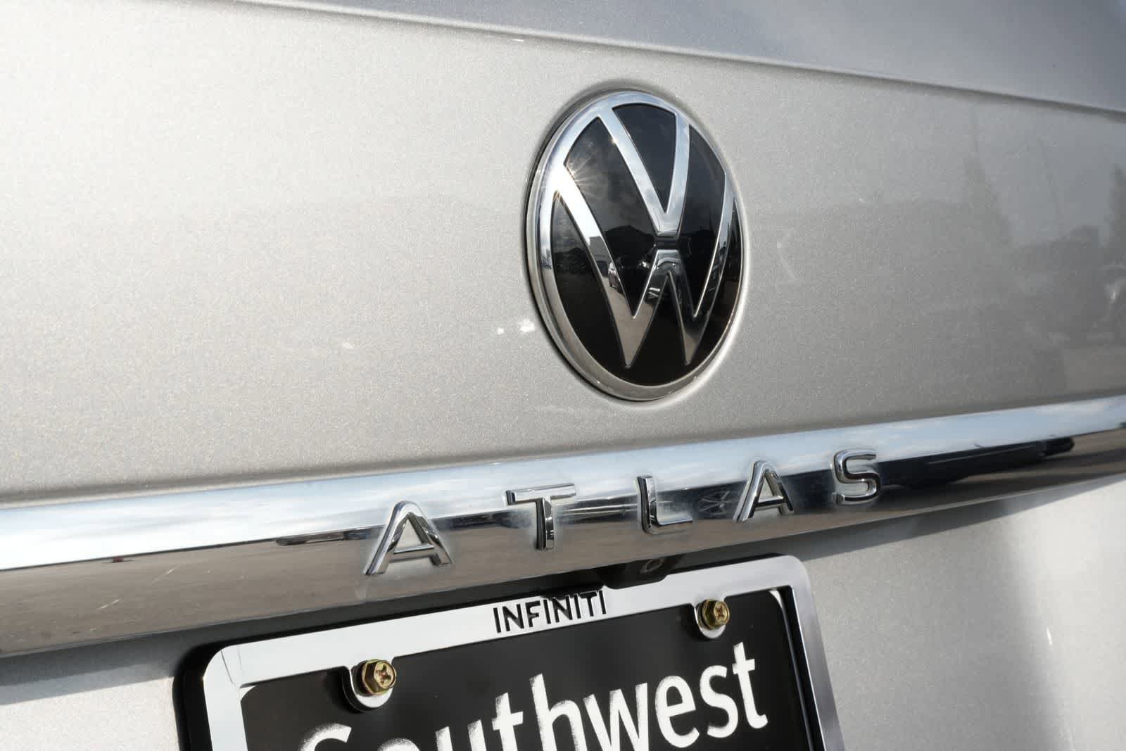 Used 2021 Volkswagen Atlas SEL R-Line FWD image 19
