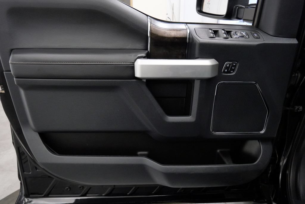 Used 2022 Ford F250 Lariat w/ Black Appearance Package AWD/4WD image 13