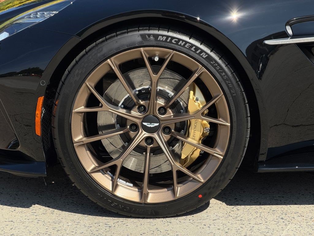 New 2026 Aston Martin V8 Vantage Convertible RWD image 5
