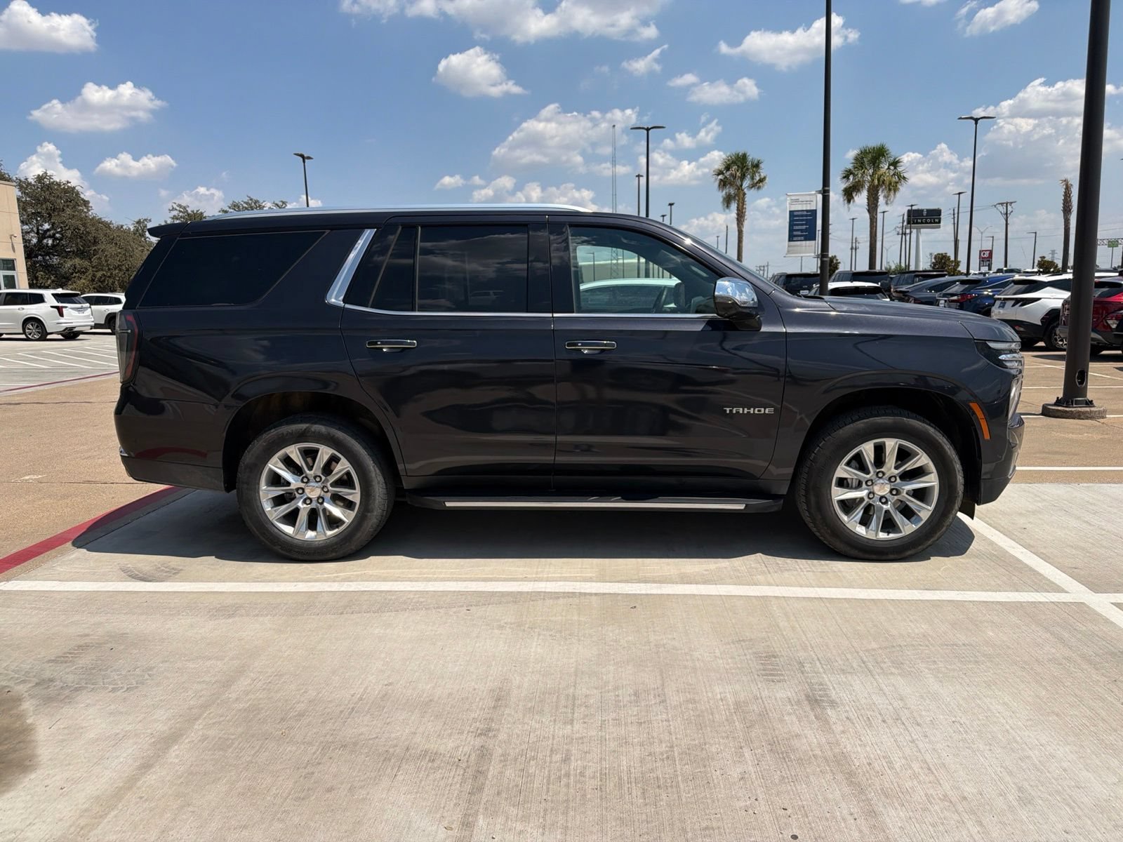 Used 2025 Chevrolet Tahoe Premier RWD image 4
