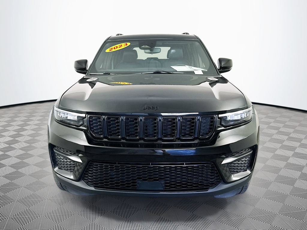 Certified 2023 Jeep Grand Cherokee Altitude AWD/4WD image 4
