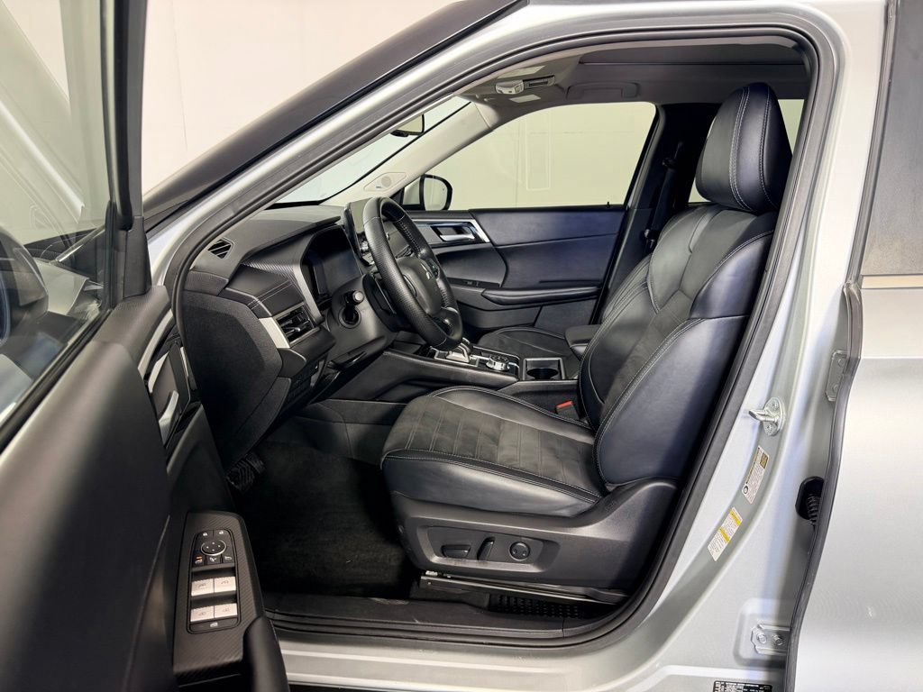 Used 2024 Mitsubishi Outlander SE AWD/4WD image 24