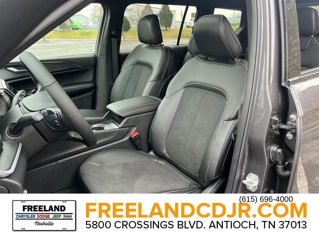 New 2025 Jeep Grand Cherokee L Altitude w/ Trailer Tow Package image 17