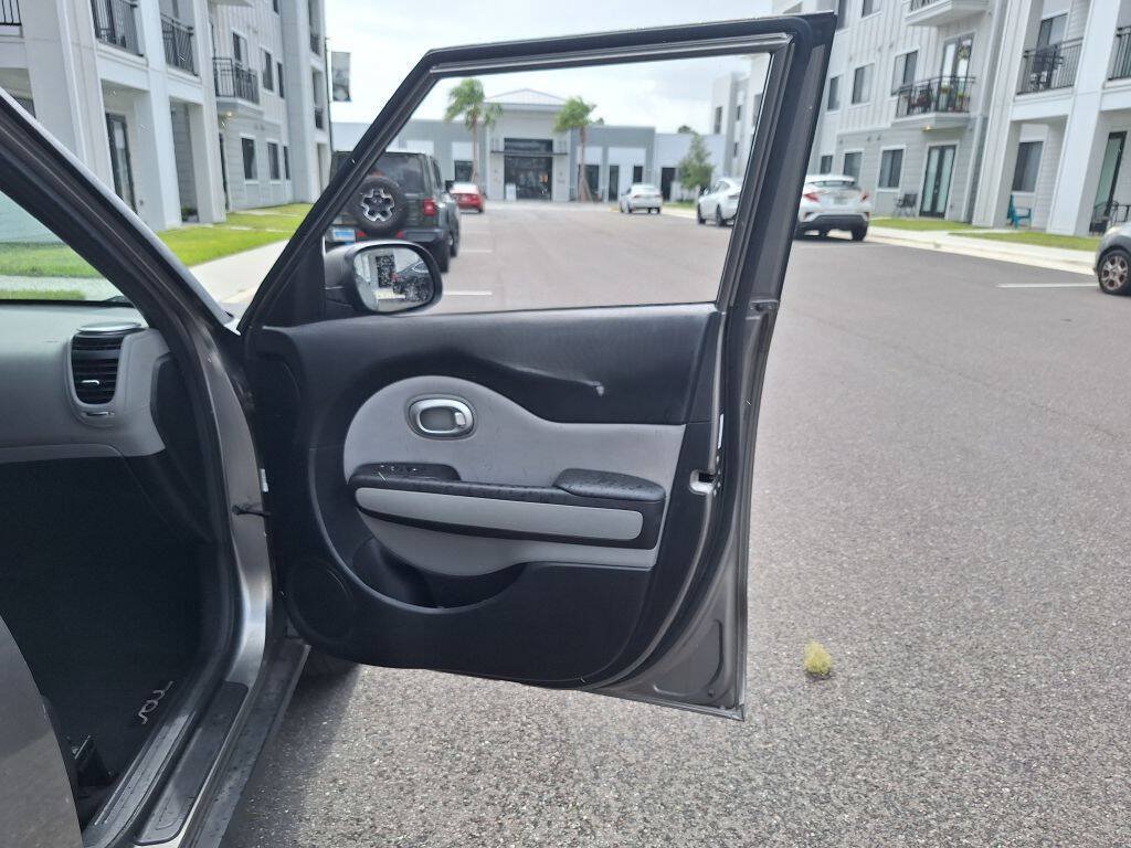 Used 2016 Kia Soul + FWD image 20