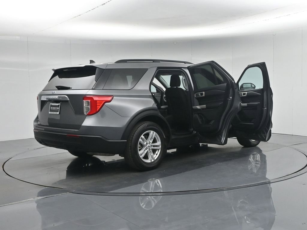 Used 2023 Ford Explorer XLT image 33