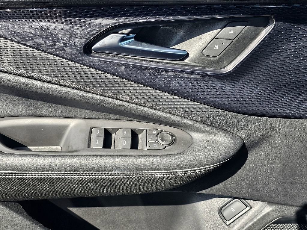 Used 2025 Chevrolet Blazer EV LT image 26