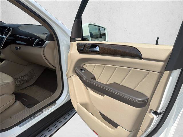 Used 2015 Mercedes-Benz GL 450 4MATIC w/ Appearance Package image 24