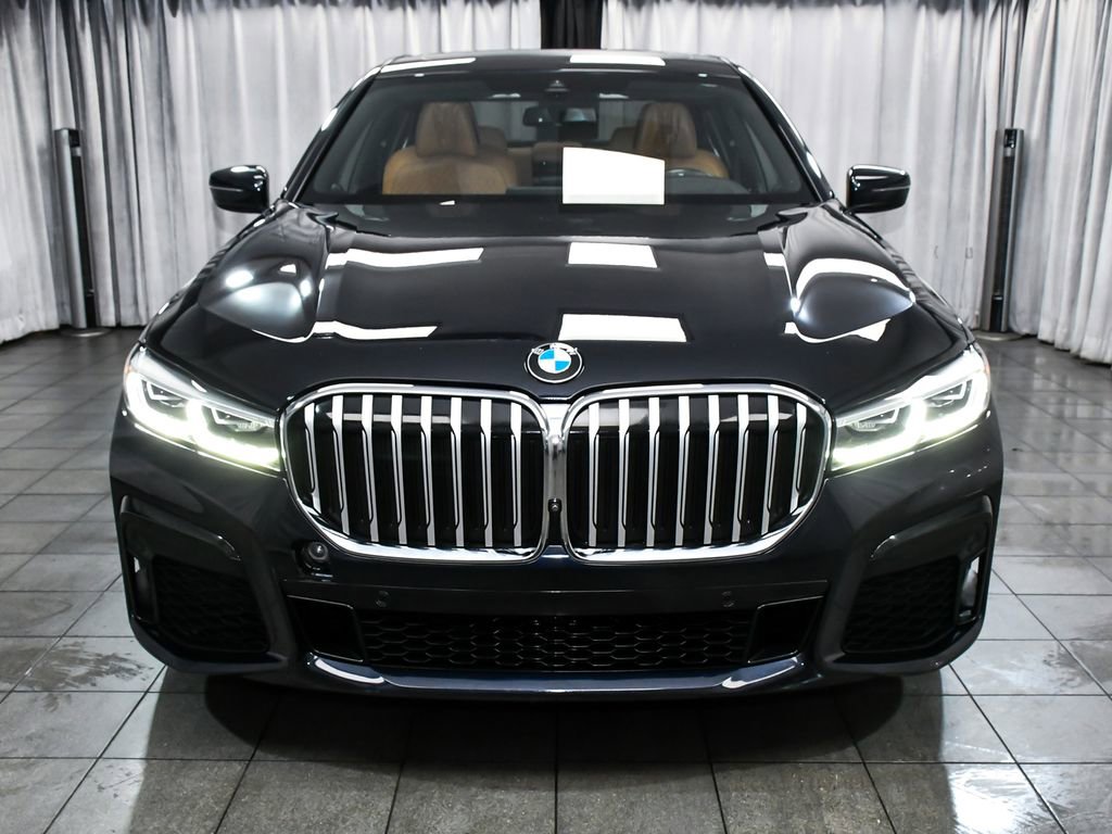 Used 2022 BMW 750i xDrive w/ Executive Package AWD/4WD image 2