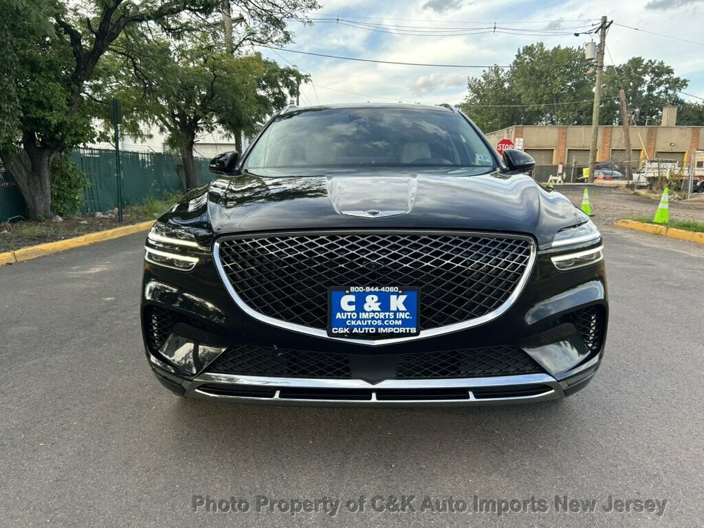 Used 2022 Genesis GV70 2.5T w/ Advanced Package AWD/4WD image 3