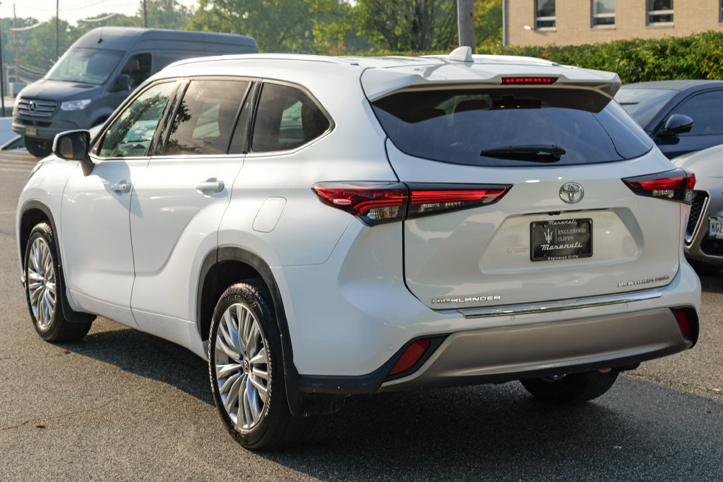Used 2024 Toyota Highlander Platinum AWD/4WD image 5