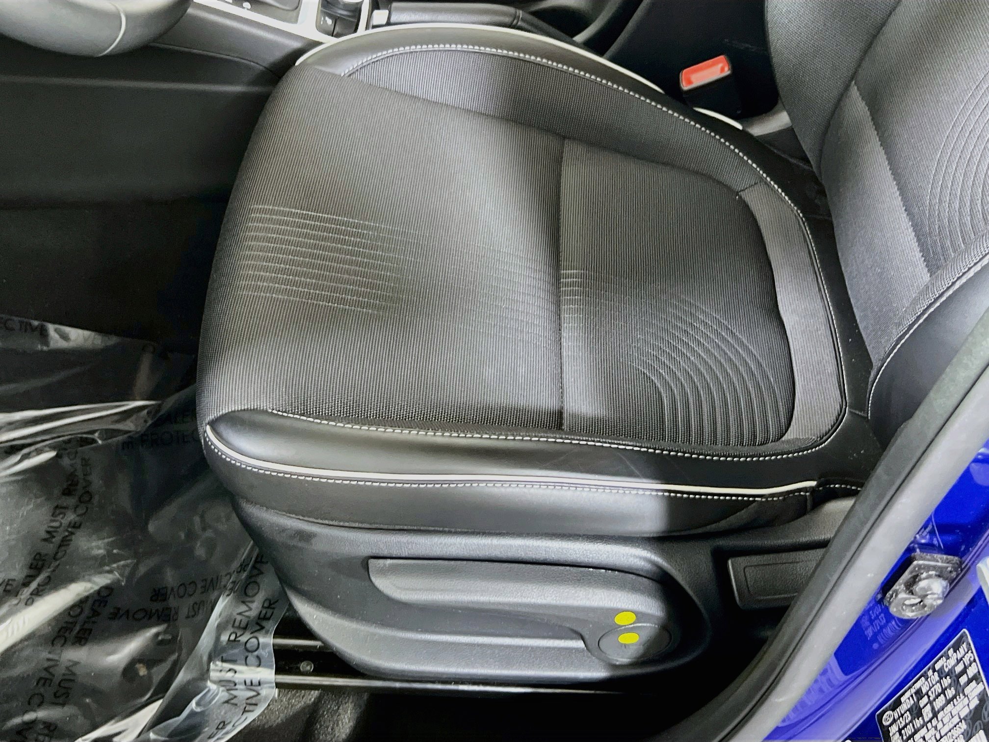 Used 2023 Hyundai Venue Limited w/ Cargo Package FWD image 19