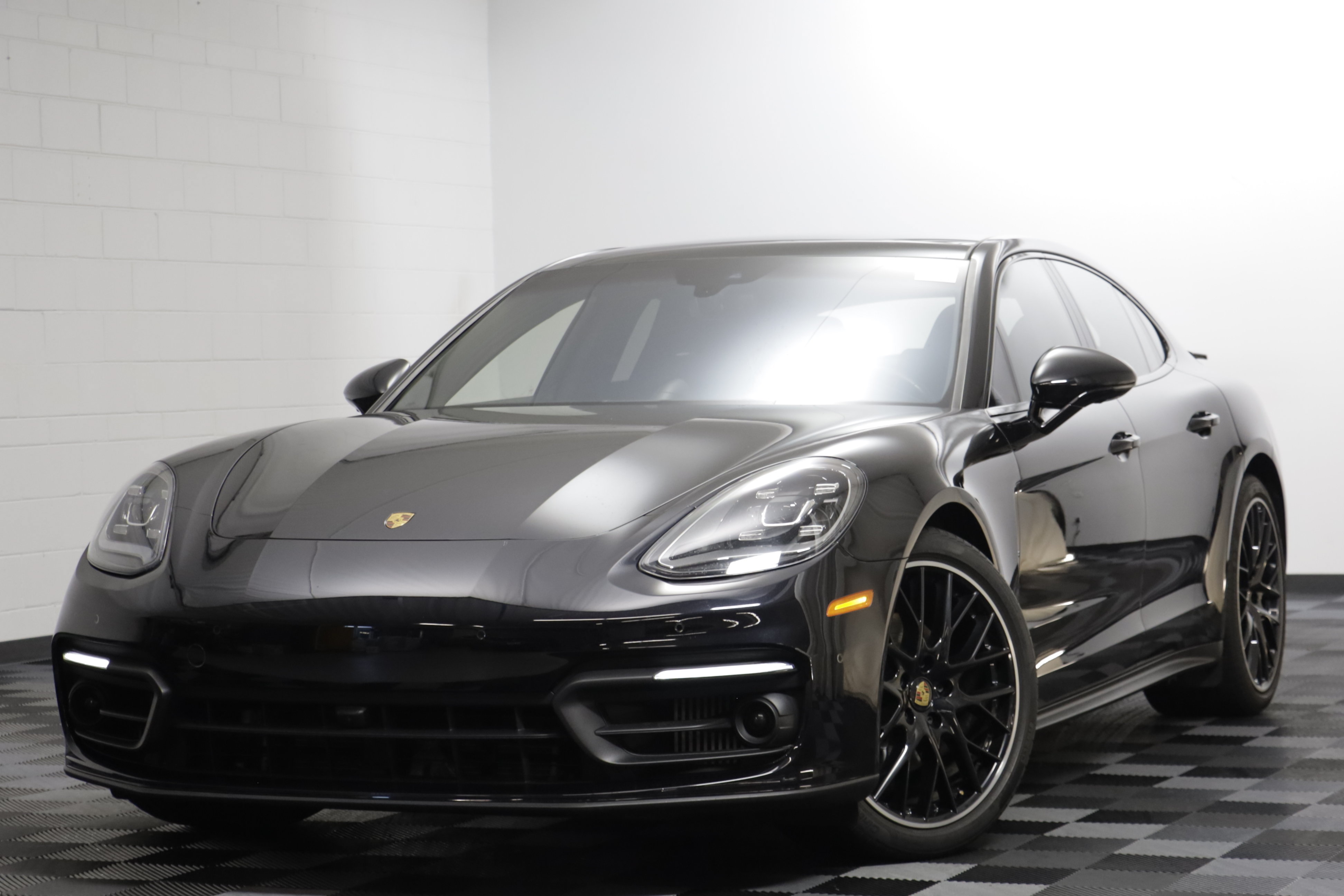 Used 2023 Porsche Panamera Platinum Edition RWD image 1