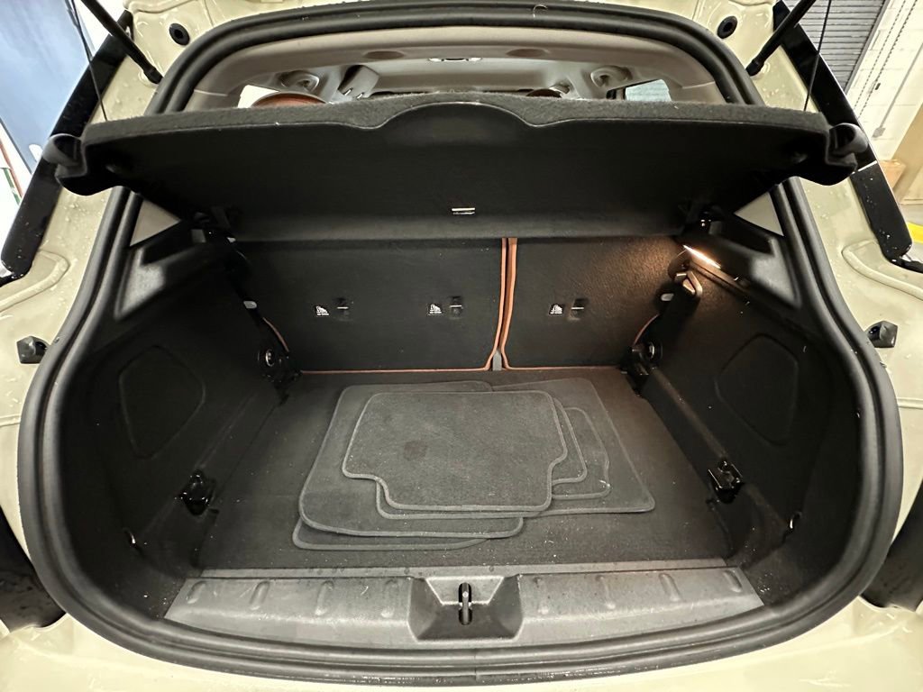 Used 2021 MINI Cooper S w/ Signature Upholstery Package FWD image 10
