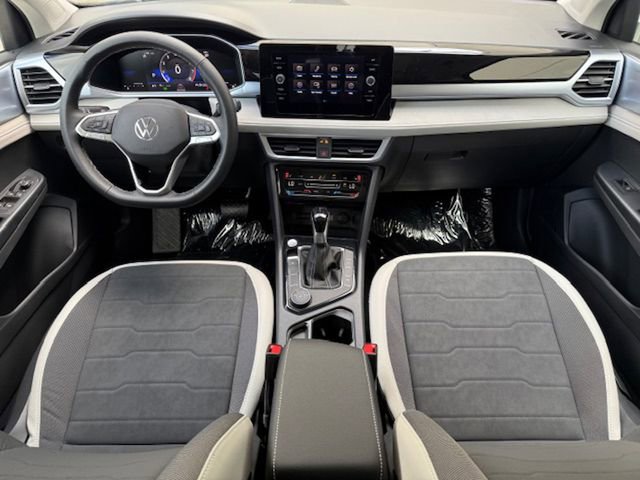 New 2025 Volkswagen Taos SE image 19
