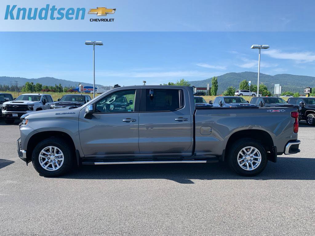 Used 2022 Chevrolet Silverado 1500 LT w/ Convenience Package II AWD/4WD image 4