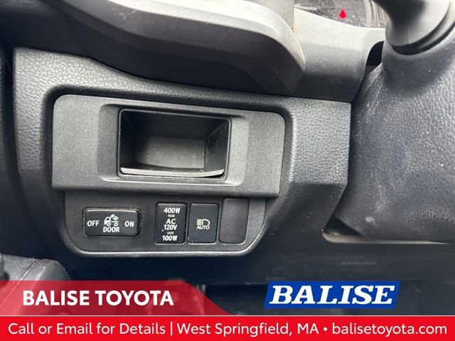 Used 2018 Toyota Tacoma TRD Off-Road w/ Technology Package image 20