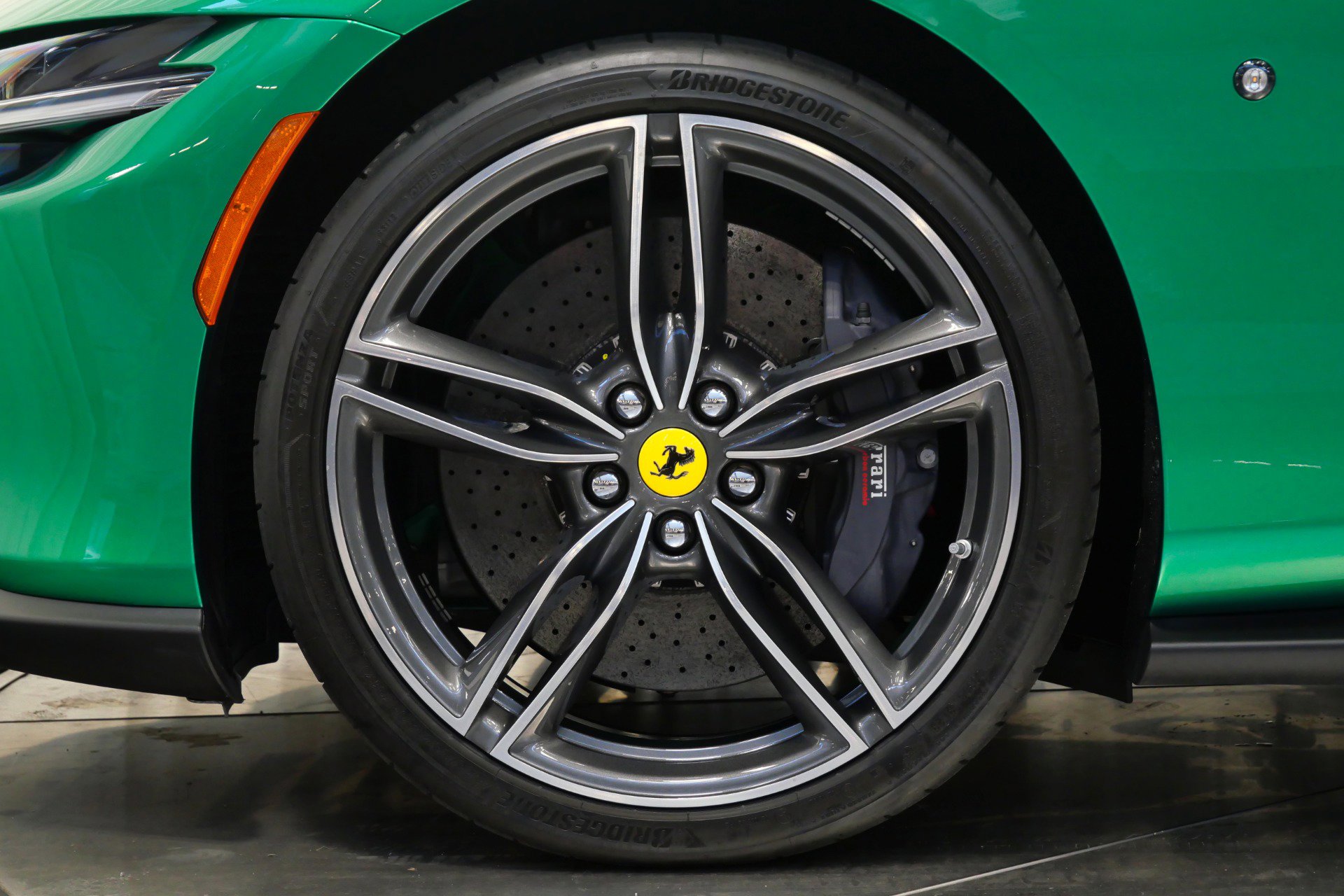 Used 2024 Ferrari Roma Spider image 9