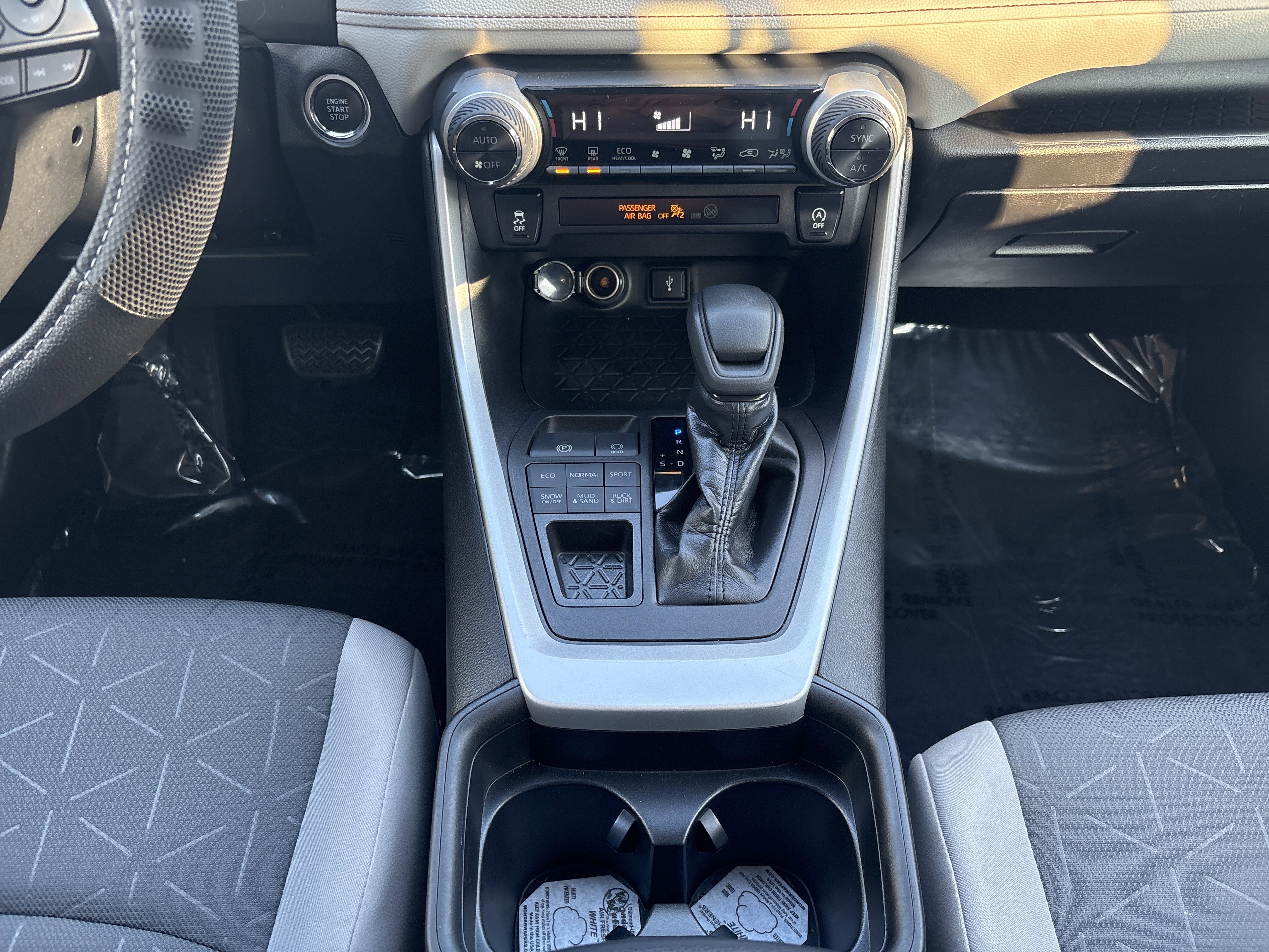 Used 2021 Toyota RAV4 XLE w/ Carpet Mat Package (TMS) image 20